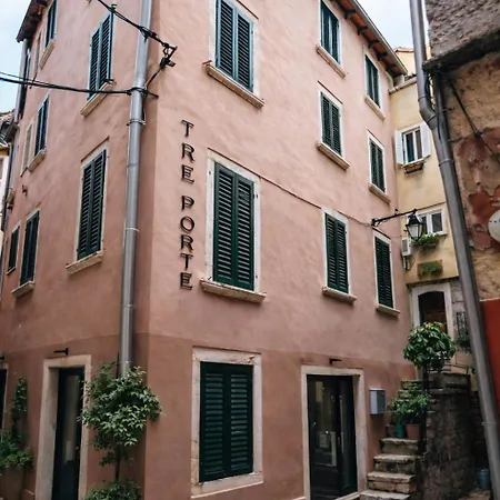 Tre Porte & Bar Отель 4*